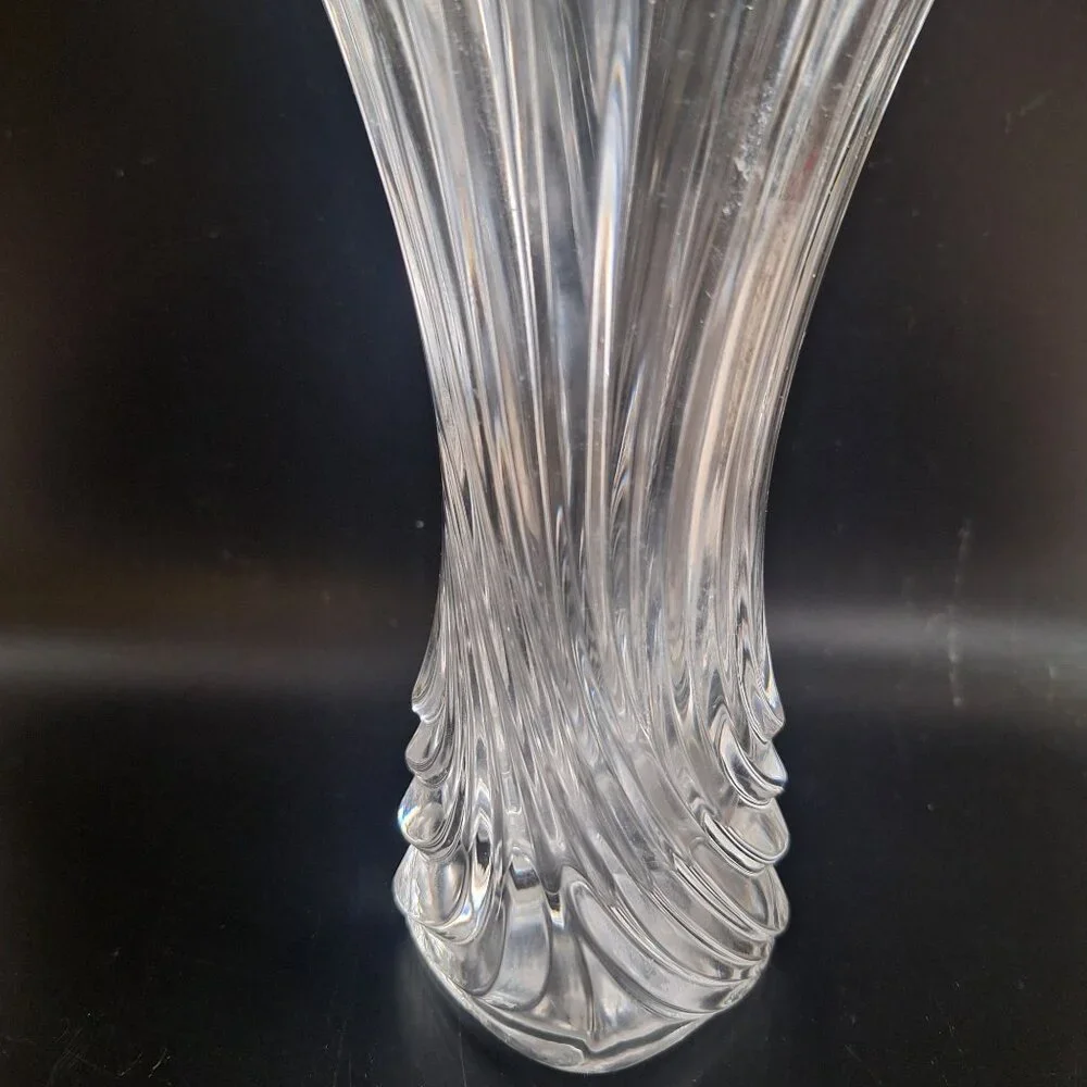Clear Crystal Glass Swirl Design Fluted Vase Elegant Modern‎ Home Decor Accent